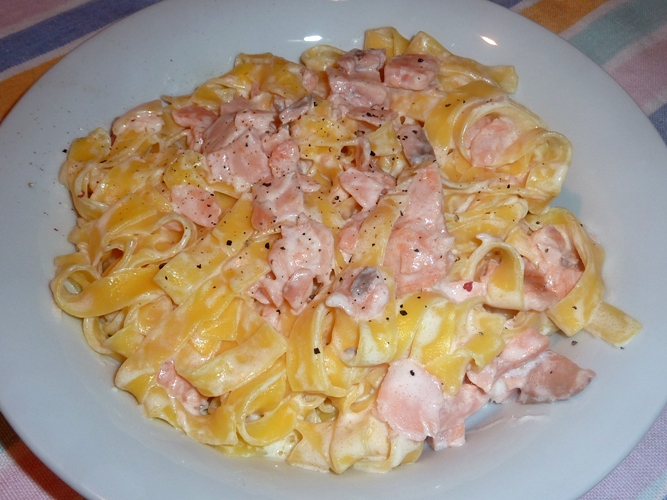 Pasta panna e salmone