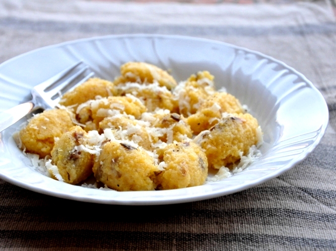 Gnocchi di polenta ai porcini