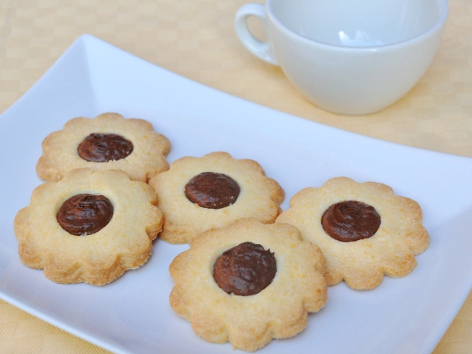 Biscotti di pasta frolla senza glutine alla nutella