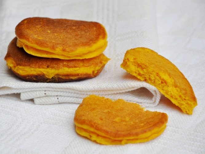 Blinis alla zucca, farina di ceci e ricotta