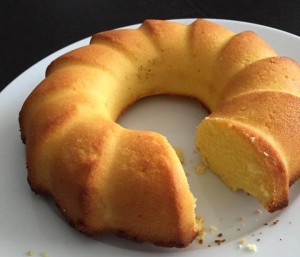 ciambella-cioccolato-bianco-senza-glutine