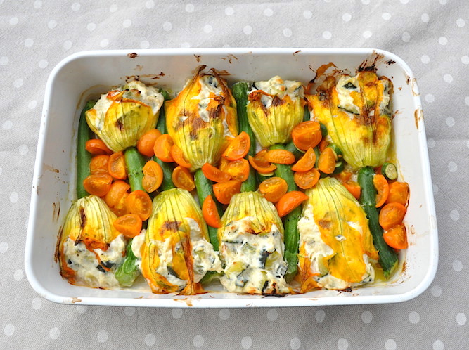 Fiori di zucca ripieni al forno