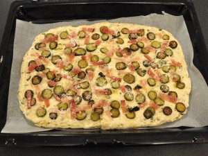 focaccia-senza-glutine-zucchine-speck-cottura