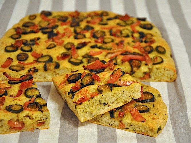 Focaccia senza glutine zucchine e speck