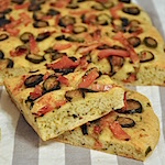 Focaccia senza glutine zucchine e speck