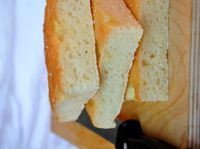 Focaccia genovese con lievito madre senza glutine