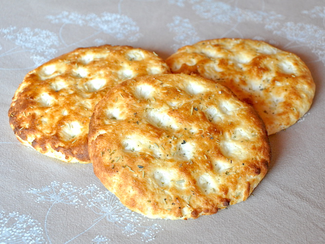 Focaccine senza glutine con impasto alla mozzarella