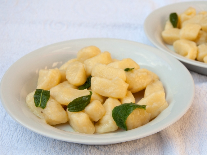 Gnocchi di patate senza glutine con burro e salvia