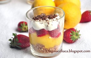 Bicchierini di fragole e lemon curd