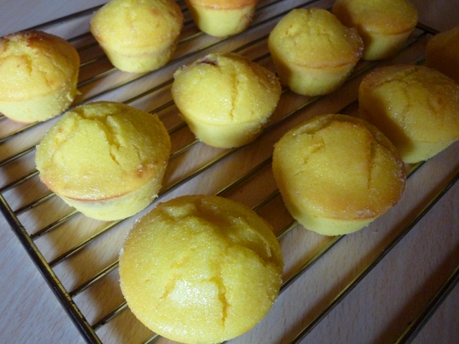 Muffins ricotta, limone e ciliegie