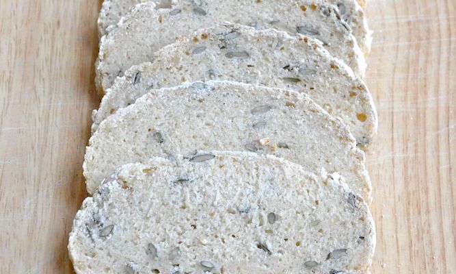 Pane integrale senza glutine con avena