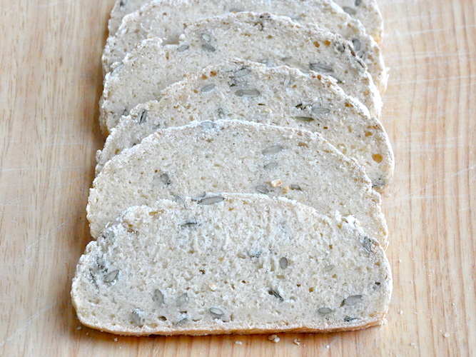 Pane integrale senza glutine con avena