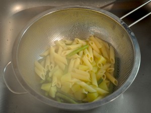 pasta-pesto-fagiolini-patate-procedimento
