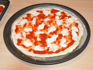 Pizza-senza-glutine-prima-del-forno