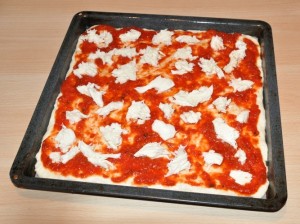 Pizza-senza-glutine-prima-del-forno