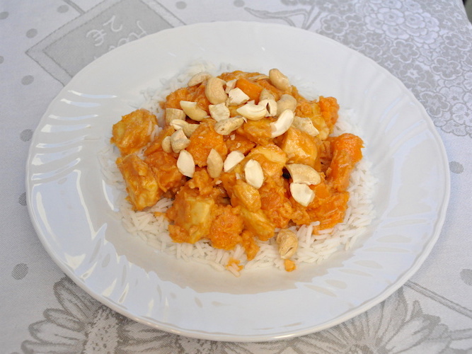 Pollo e patate dolci con burro di arachidi