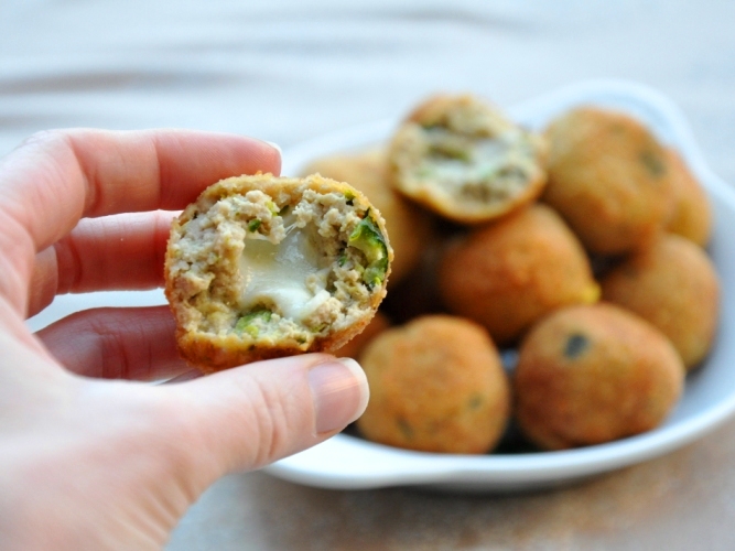 Polpette alle zucchine ripiene di provola