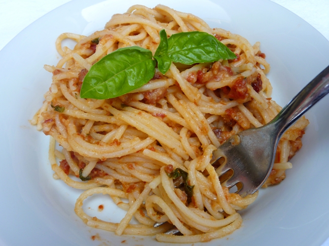 Spaghetti ai pomodori secchi e basilico senza glutine