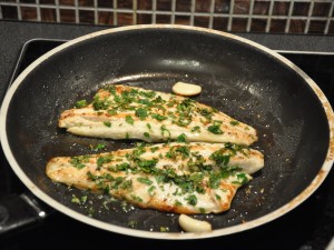 spigola-limone-erbe-preparazione