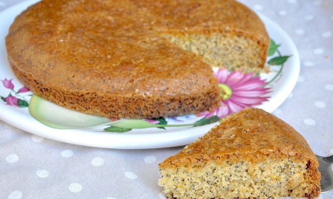 Torta al limone senza glutine con semi di papavero