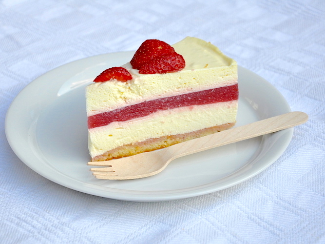 Torta mousse al limone e fragole senza glutine