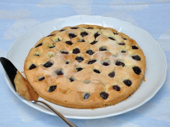 Torta senza lievito alle ciliegie