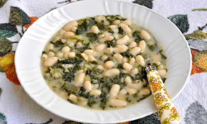 Zuppa facilissima con bieta e fagioli cannellini